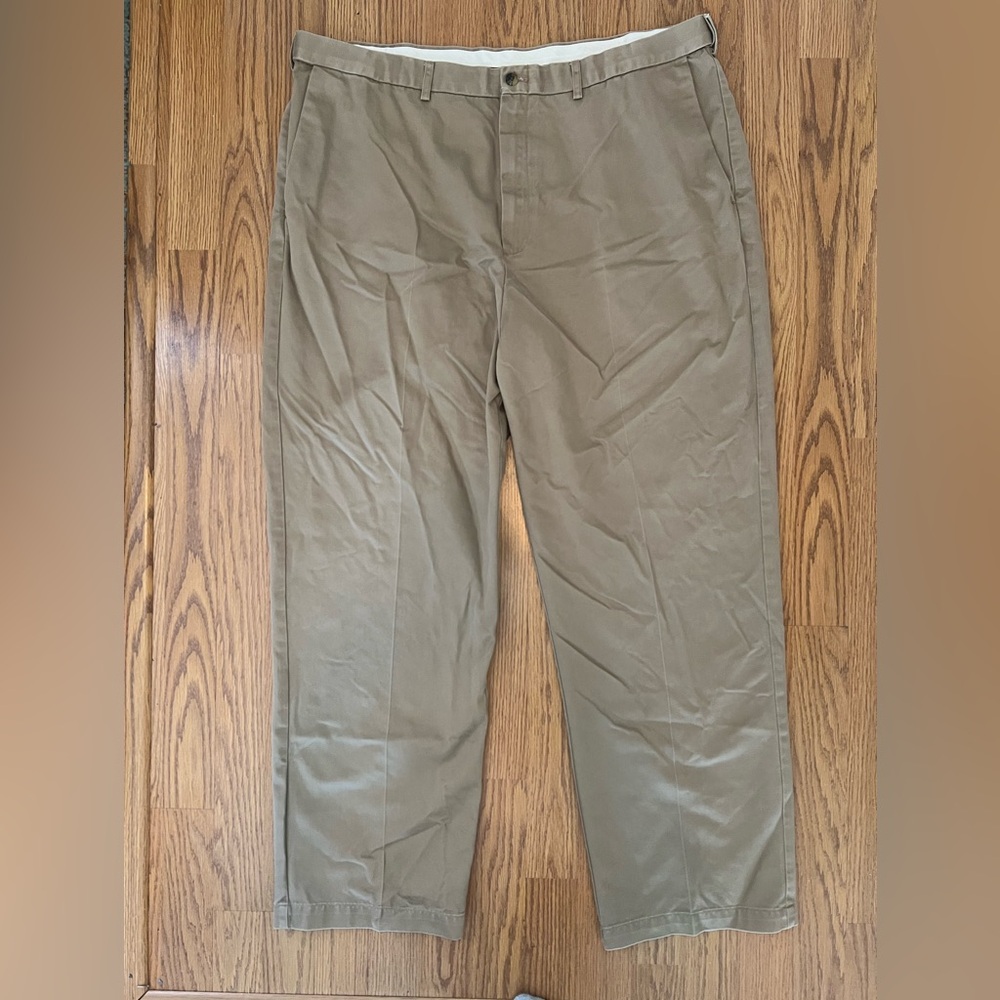 Haggar Men’s Cream Khaki Pants Size 42X32